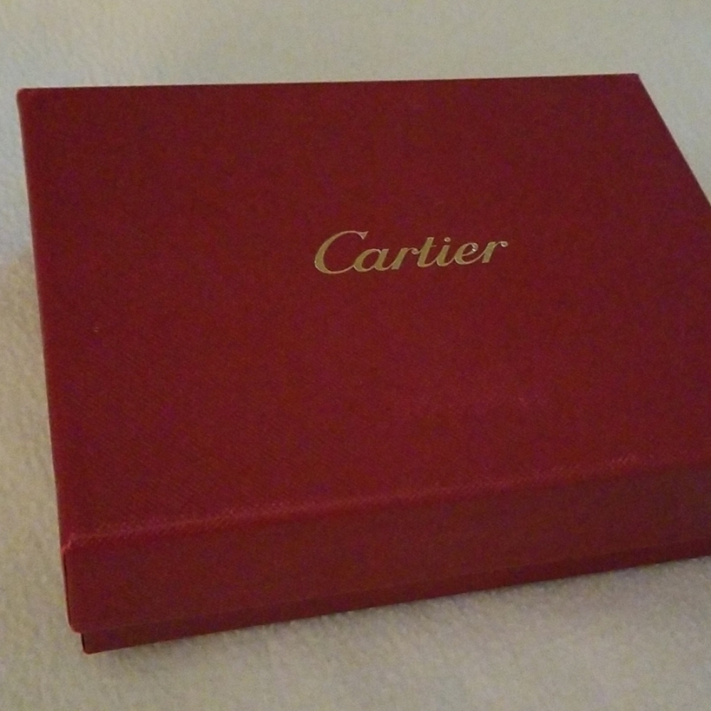Cartier Wallet box. Shopping bag included.